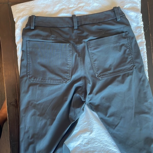 Lululemon on the move gray pants - Picture 2 of 7